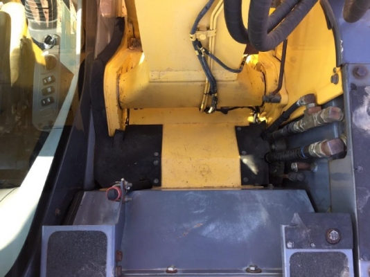 ขายรถแบคโฮ KOMATSU PC138US-2 รถนอกนำเข้าเองจากญี่ปุ่น สภาพสวยพร้อมใช้งาน มีVDOการทำงานครับ ขายรถแบคโฮ KOMATSU PC138US-2 รถนอกนำเข้าเองจากญี่ปุ่น สภาพสวยพร้อมใช้งาน มีVDOการทำงานครับ