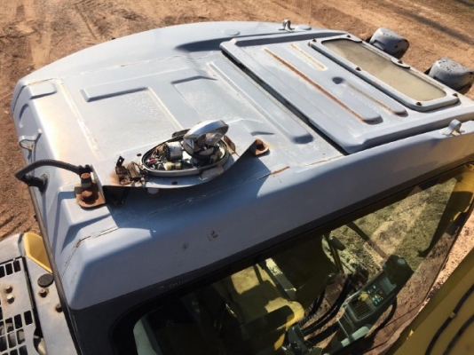 ขายรถแบคโฮ KOMATSU PC138US-2 รถนอกนำเข้าเองจากญี่ปุ่น สภาพสวยพร้อมใช้งาน มีVDOการทำงานครับ ขายรถแบคโฮ KOMATSU PC138US-2 รถนอกนำเข้าเองจากญี่ปุ่น สภาพสวยพร้อมใช้งาน มีVDOการทำงานครับ