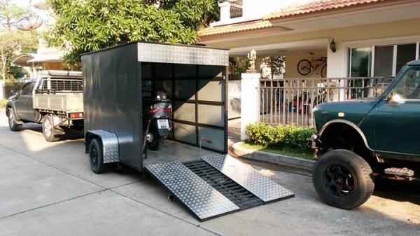 ขายพ่วงตู้ บรรทุกรถมอไซค์โดยเฉพาะครับ ขนาดตู้ กว้าง1.60เมตร ยาว 3เมตร สูง1.80เมตร ขายพ่วงตู้ บรรทุกรถมอไซค์โดยเฉพาะครับ ขนาดตู้ กว้าง1.60เมตร ยาว 3เมตร สูง1.80เมตร