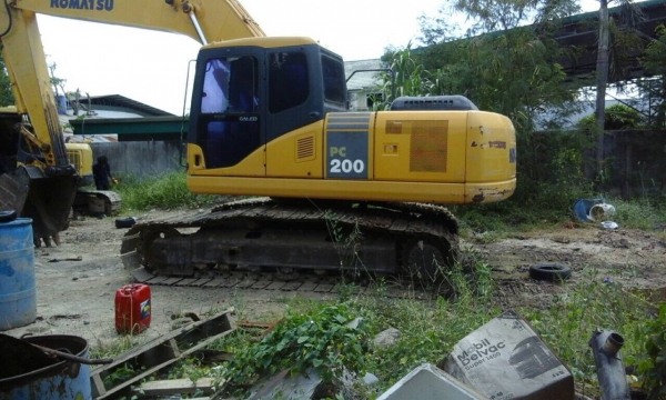 รถขุด PC200-7 เล่มทะเบียน ทำงาน17000กว่าชั่วโมง สวยดี สภาพดี