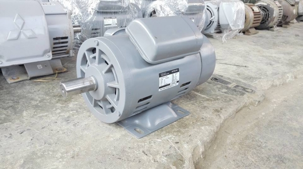 ** SOLD ** มอเตอร์ Hitachi 2 HP 220V ของใหม่ 100\% ไม่เคยโดนไฟ!!