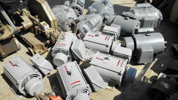 ** SOLD ** มอเตอร์ Mitsubishi &amp; Hitachi 3 HP 220V สภาพ 95\% สดเดิมทุกตัวคัดมาด้วยใจมาเทสได้ครับ!!