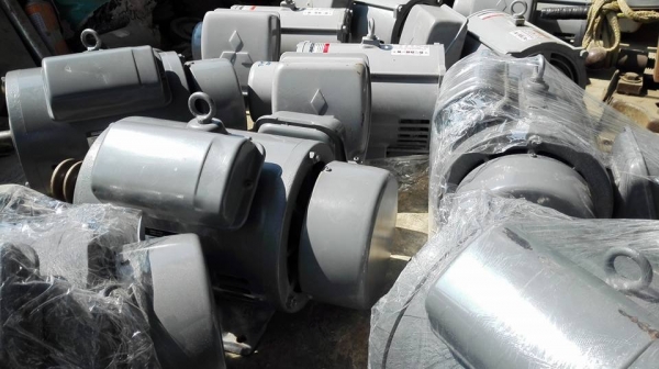 ** SOLD ** มอเตอร์ Mitsubishi &amp; Hitachi 3 HP 220V สภาพ 95\% สดเดิมทุกตัวคัดมาด้วยใจมาเทสได้ครับ!!