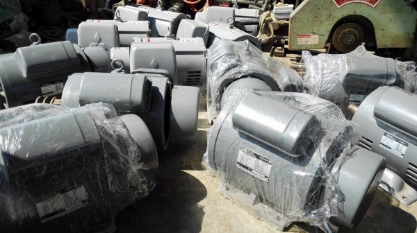 ** SOLD ** มอเตอร์ Mitsubishi &amp; Hitachi 3 HP 220V สภาพ 95\% สดเดิมทุกตัวคัดมาด้วยใจมาเทสได้ครับ!!