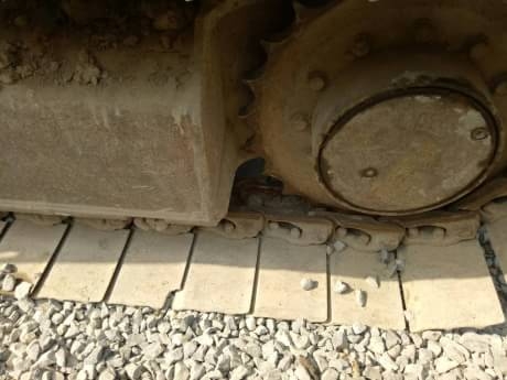 KOMATSU PC60-3