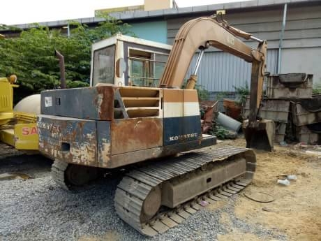 KOMATSU PC60-3