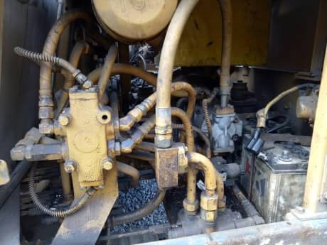 KOMATSU PC60-3