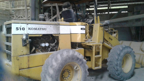 รถตัก KOMATSU 510. สนใจติดต่อ 081 - 6079515