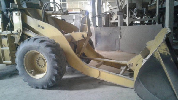 รถตัก KOMATSU 510. สนใจติดต่อ 081 - 6079515