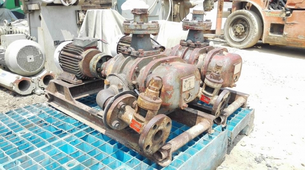 ** SOLD ** รูทโบวเวอร์อัดอากาศญี่ปุ่น UNOZAWA-GUMI 3 HP 380V พร้อมใช้งาน