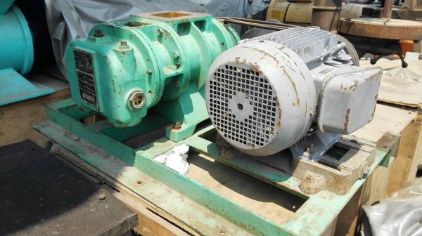 ** SOLD ** รูทโบวเวอร์อัดอากาศญี่ปุ่น 7.5 HP 380V พร้อมใช้งาน