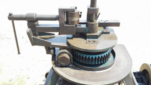 ** SOLD ** เครื่องดัดท่อ STM 3/4"- 3.1/2" มอเตอร์ Mitsu 3 HP 220V ลูกดัดรางรับตัวตู๊จัดเต็ม 10 ชุด เครื่องเดินนุ่มพร้อมใช้งาน