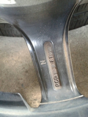 ขอบ17นิ้ว6รู พร้อมยาง ชุดนี้ ราคา 7700 บาท