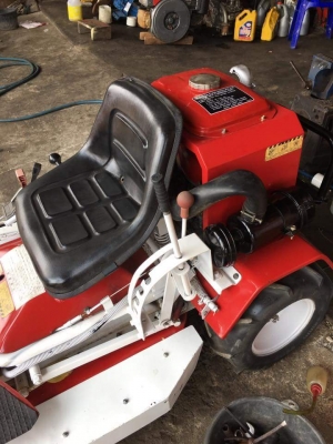 รถตัดแบบนั่งขับ เครื่อง Kubota 13 แรง รถตัดแบบนั่งขับ เครื่อง Kubota 13 แรง