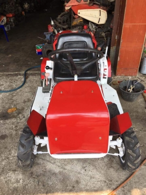 รถตัดแบบนั่งขับ เครื่อง Kubota 13 แรง รถตัดแบบนั่งขับ เครื่อง Kubota 13 แรง