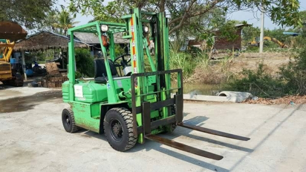 ขายด่วนรถยกTOYOTA 5FG20ยก2ตันเสาสูง3เมตรเคื่องโตต้า4สูบ5Kเบนซินติดแก็สได้รถนอกเพิ่งนำเข้ามายังไม่เคยใช้งานในเมืองไทยเลย