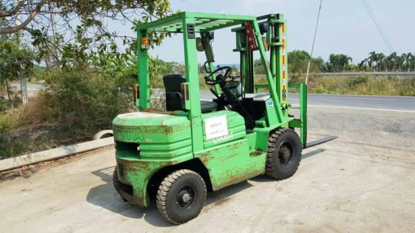 ขายด่วนรถยกTOYOTA 5FG20ยก2ตันเสาสูง3เมตรเคื่องโตต้า4สูบ5Kเบนซินติดแก็สได้รถนอกเพิ่งนำเข้ามายังไม่เคยใช้งานในเมืองไทยเลย