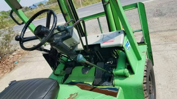 ขายด่วนรถยกTOYOTA 5FG20ยก2ตันเสาสูง3เมตรเคื่องโตต้า4สูบ5Kเบนซินติดแก็สได้รถนอกเพิ่งนำเข้ามายังไม่เคยใช้งานในเมืองไทยเลย