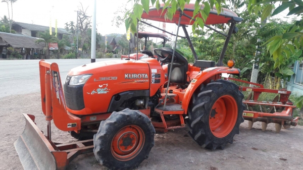 ขายรถไถKubota L3608 รถสวยเดิมๆๆสภาพดีพร้อมใช้ อุปกรณ์ครบ3ชิ้น มีเล่มพร้อมโอนครับ