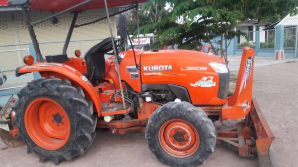 ขายรถไถKubota L3608 รถสวยเดิมๆๆสภาพดีพร้อมใช้ อุปกรณ์ครบ3ชิ้น มีเล่มพร้อมโอนครับ ขายรถไถKubota L3608 รถสวยเดิมๆๆสภาพดีพร้อมใช้ อุปกรณ์ครบ3ชิ้น มีเล่มพร้อมโอนครับ