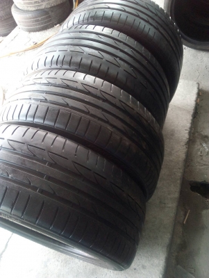 225/40R19 คู่หน้า 255/35R19 คู่หลัง BRIDGESTONE POTENZA S001 ปี13 ชุด 4 เส้น โทร.063-286-3551,081-427-3941 ตจว.ส่งได้ครับ 225/40R19 คู่หน้า 255/35R19 คู่หลัง BRIDGESTONE POTENZA S001 ปี13 ชุด 4 เส้น โทร.063-286-3551,081-427-3941 ตจว.ส่งได้ครับ