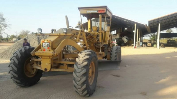 ขาย 2,380,000 CATTERPILAR 140G 5MD1700 เครื่องดี เกียร์แรง ระบบไฮโดลิคทำงานสมบูรณ์ เอกสารเล่มทะเบียน รถสวยพร้อมใช้เอกสารพร้อมโอน รถอยู่ จ.ร้อยเอ็ด  090-772-3710 090-772-3708