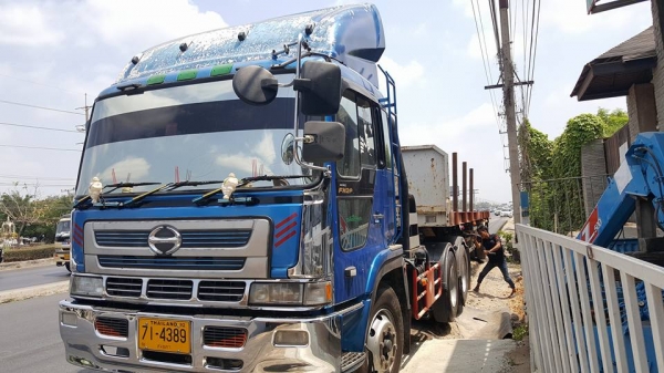 ขายหัวลากโปรเฟีย 320แรง พร้อมหางสามมิตร 2 เพลา ยาว 12 เมตร สภาพดีไม่คตไม่เบี้ยว