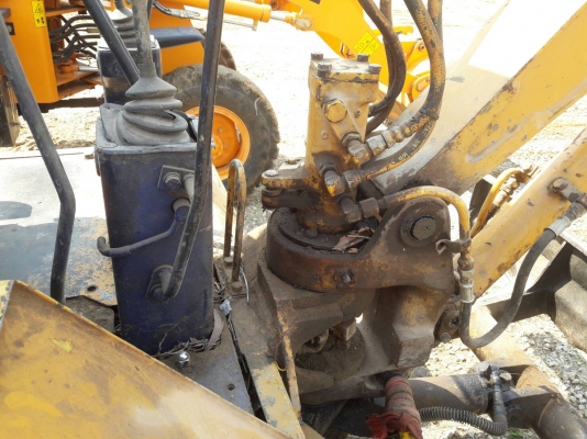 ขายด่วนรถแบคโฮ KOMATSU= PC 30 สภาพสวย พร้อมใช้งาน