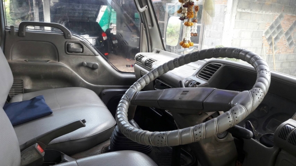 รถบรรทุก 6 ล้อใหญ่ ISUZU ปี38 รุ่น4BE1 เครื่อง 110 แรง พวงมาลัยพาวเวอร์ ราคา 295,000 บ.รถอยู่สระบุรี