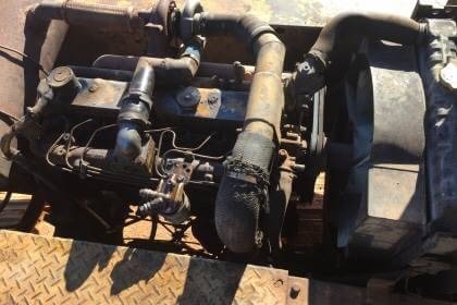 CATTERPILAR E200B ราคา  355,000 บาท เครืองดี ปั้มดี โช่พอใช้ เอกสารเล่มทะเบียน  รถอยู่ จ.สกลนคร  โทร&amp;ไอดีไลน์ 0610710295