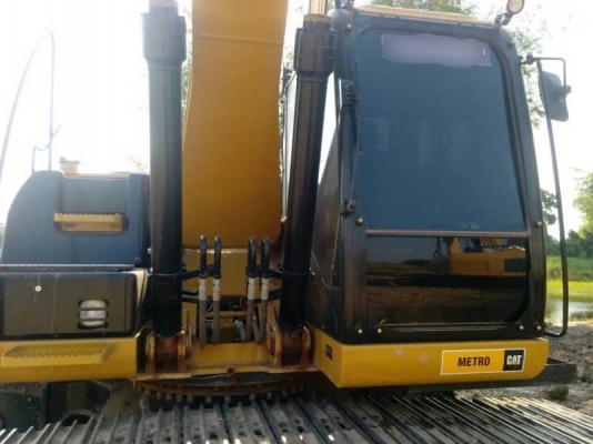 ขายดาว์น 750,000 บาท CATERPILAR 320 D2 ทำงาน 728 ชม. สภาพสวยกิป. เหมือนใหม่แกะกล่อง    งวดคงเหลือ 37 งวด x 89,000 บาท = 3,293,000 บาท  รถอยู่ จ.ขอนแก่น โทร&amp;ไอดีไลน์ 0610710295