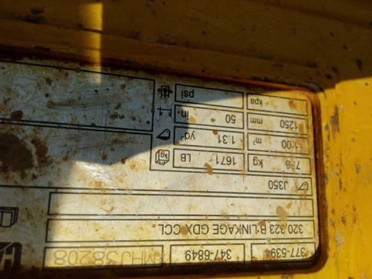 ขายดาว์น 750,000 บาท CATERPILAR 320 D2 ทำงาน 728 ชม. สภาพสวยกิป. เหมือนใหม่แกะกล่อง    งวดคงเหลือ 37 งวด x 89,000 บาท = 3,293,000 บาท  รถอยู่ จ.ขอนแก่น โทร&amp;ไอดีไลน์ 0610710295