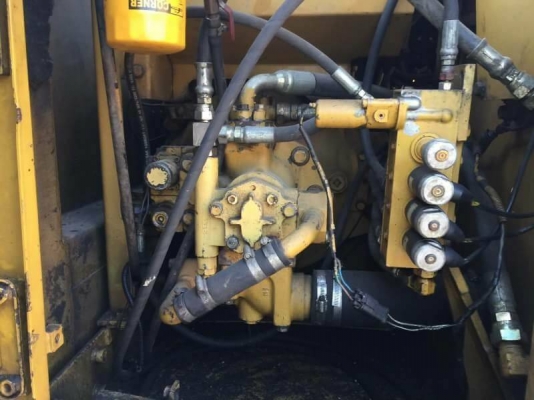 ขาย 700,000 KOMATSU  PC120-6 ไฟฟ้าครบ เครื่องดี ปั้มแรง เอวดี ช่วงล่างเต็ม รถพร้อมใช้ รถอยู่ ปทุมธานี 090-772-3710 090-772-3708