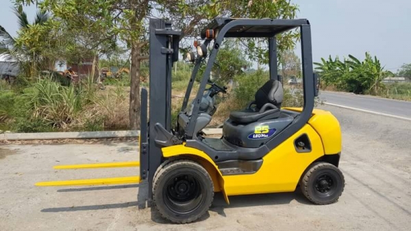 ขายด่วนรถยกดีเซลKOMATSU FD20-17 ยก2ตันยกสูง3เมตรเกียรออโต้ยางหน้าคู้ยางตัน6เส้นรถนอกเพื่งนำเข้ามายังไม่เคยใช้งานในเมืองไทยเลย
