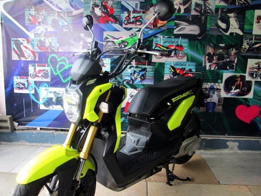 zoomer x สีเหลือง ยอดนิยม เครื่องยนต์ 110 ซีซี.ระบบหัวฉีด PGM FI ประหยัดน้ำมัน 34900