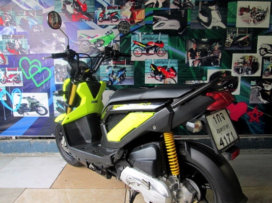 zoomer x สีเหลือง ยอดนิยม เครื่องยนต์ 110 ซีซี.ระบบหัวฉีด PGM FI ประหยัดน้ำมัน 34900