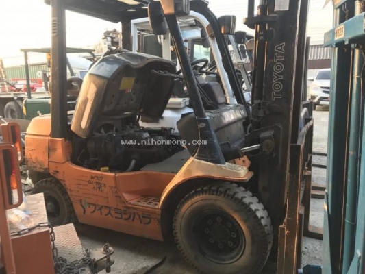 ราคา 530,000 บาท รถยก TOYOTA รุ่น 02-7FD25 รหัสสินค้า 81004692 เสาสูง 3 m. พร้อมงาสไลด์ ยางเดิมพร้อมใช้งาน ติดต่อ 081-8283376  www.nihonmono.com