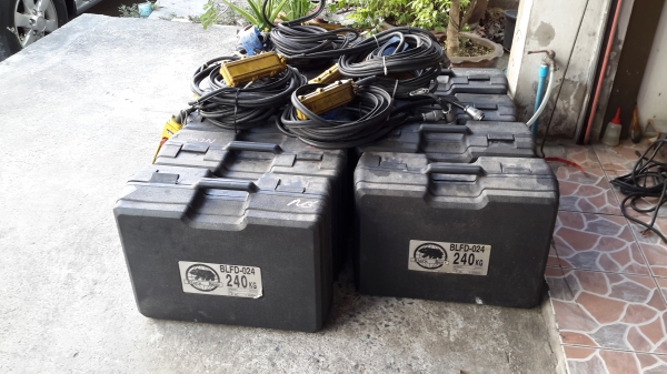 มีหลายตัวครับ รอกโซ่ไฟฟ้า Black Bear ( ตราหมี )กำลังยก 240kg ไฟ 220v มีหลายตัวครับ รอกโซ่ไฟฟ้า Black Bear ( ตราหมี )กำลังยก 240kg ไฟ 220v