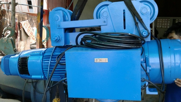 ขายรอกสลิงไฟฟ้า Demag ขนาด 8ตัน ขายราคา5 ตัน ยกสูง 6 เมตร ความเร็ว 1 สปีด วิ่ง 4 ทิศทาง *** ราคา 175 ขายรอกสลิงไฟฟ้า Demag ขนาด 8ตัน ขายราคา5 ตัน ยกสูง 6 เมตร ความเร็ว 1 สปีด วิ่ง 4 ทิศทาง *** ราคา 175