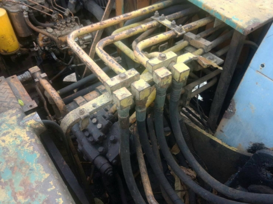 ขายรถขุดแบ็คโฮ KOMATSU PC120-2  ใช้งานปกติ ช่วงล่างดี เครื่องแน่น ปั้มแรง  ราคา 190,000บ. สนใจ 0835601591 หรือ 0903494058