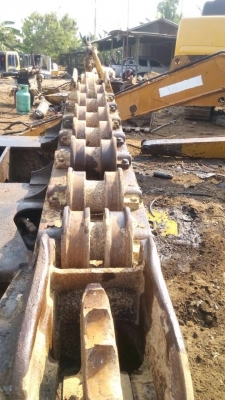 ขายโซ่ รถแทรกเตอร์ โคมัสสุ D-50 ใส่แผ่นแมคโคมา เอาแต่โซ่ก็ได้ ตัดให้ครับและลอนเลอร์ ด้วยครับสภาพตามรูป