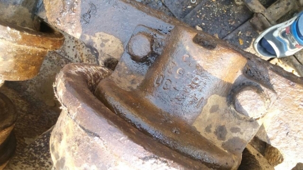 ขายโซ่ รถแทรกเตอร์ โคมัสสุ D-50 ใส่แผ่นแมคโคมา เอาแต่โซ่ก็ได้ ตัดให้ครับและลอนเลอร์ ด้วยครับสภาพตามรูป