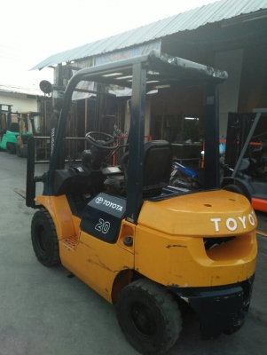 โตโยต้า รุ่น 7 ดีเซล 2 ตัน เสา 3 เมตร