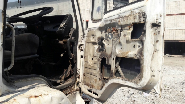 ขายรถบรรทุก 10 ล้อหัวลาก ISUZU ROCKY 240 แรงม้าพร้อมหางพื้นเรียบสามมิตร 2 เพลา ราคา 650000
