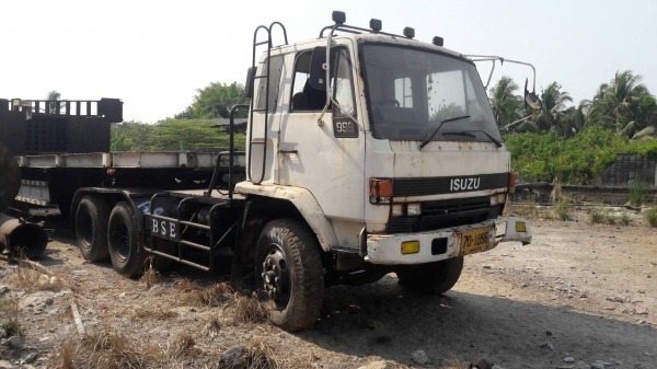 ขายรถบรรทุก 10 ล้อหัวลาก ISUZU ROCKY 240 แรงม้าพร้อมหางพื้นเรียบสามมิตร 2 เพลา ราคา 650000