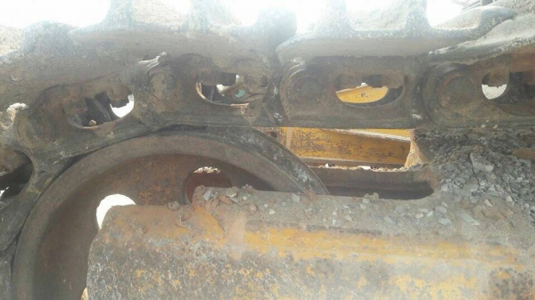 ขายรถขุดแบ็คโฮ KOMATSU PC200-5 รถสมบรูณ์มาก ช่วงล่างเต็ม ไฟฟ้าครบ เอกสารอินวอย 690,000บ. สนใจ 0835601591 หรือ 0903494058