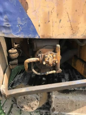KOMATSU PC100-3