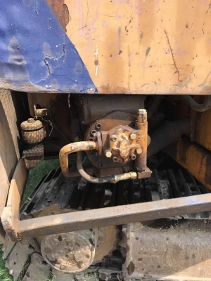 KOMATSU 100-3 ราคา 285,000 บาท เครื่องดี ปั้มดี เอวแน่น ช่วงดี โซหน่า รถพร้อมใช้. เอกสารสัญญาซื้อขาย  รถอยู่ จ.นครปฐม โทร&amp;ไอดีไลน์ 0610710295