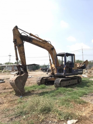 KOMATSU 100-3 ราคา 285,000 บาท เครื่องดี ปั้มดี เอวแน่น ช่วงดี โซหน่า รถพร้อมใช้. เอกสารสัญญาซื้อขาย  รถอยู่ จ.นครปฐม โทร&amp;ไอดีไลน์ 0610710295
