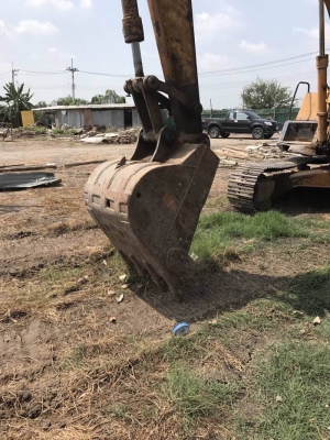 KOMATSU 100-3 ราคา 285,000 บาท เครื่องดี ปั้มดี เอวแน่น ช่วงดี โซหน่า รถพร้อมใช้. เอกสารสัญญาซื้อขาย  รถอยู่ จ.นครปฐม โทร&amp;ไอดีไลน์ 0610710295